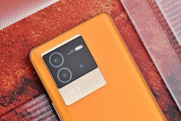iQOO Neo6 SE�������⣺�ʸд�Ƭ������